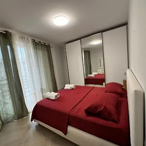 Diem Near Pazari I Ri Appartamento